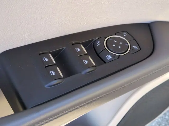 2020 Lincoln Nautilus - $18,499