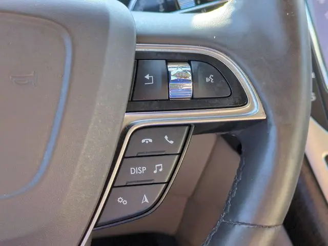 2020 Lincoln Nautilus - $18,499