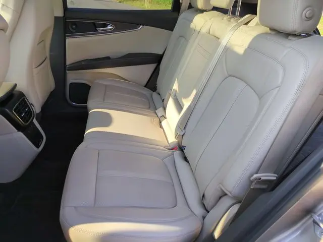 2020 Lincoln Nautilus - $18,499