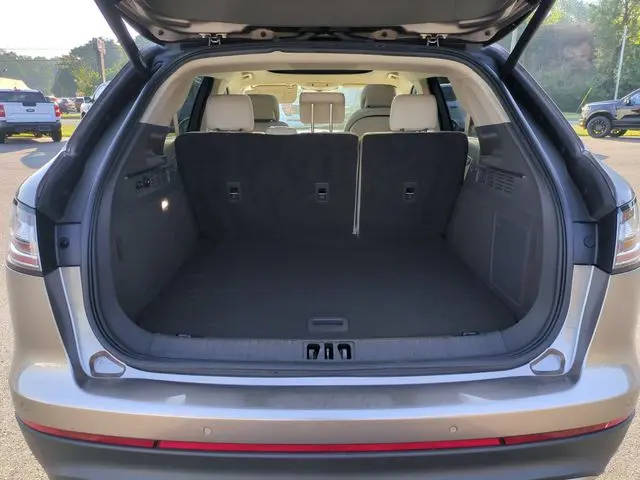 2020 Lincoln Nautilus - $18,499