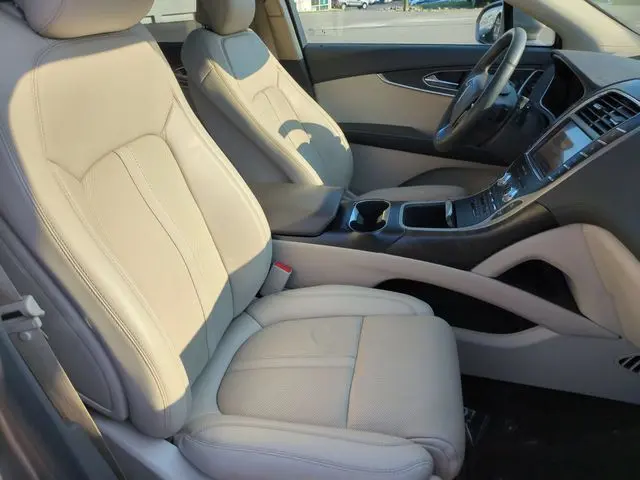 2020 Lincoln Nautilus - $18,499