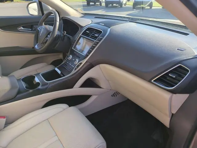 2020 Lincoln Nautilus - $18,499