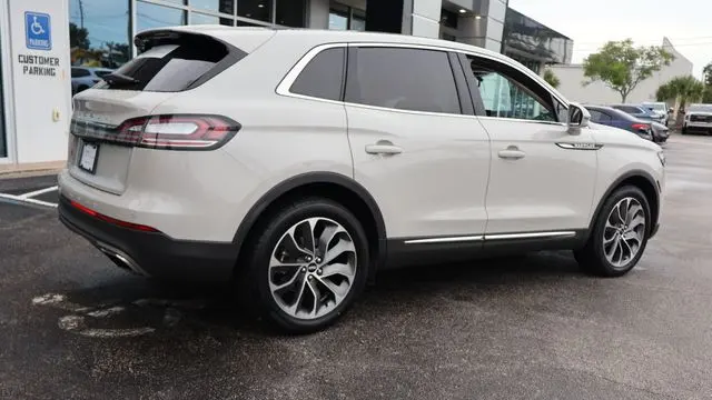 2022 Lincoln Nautilus Reserve