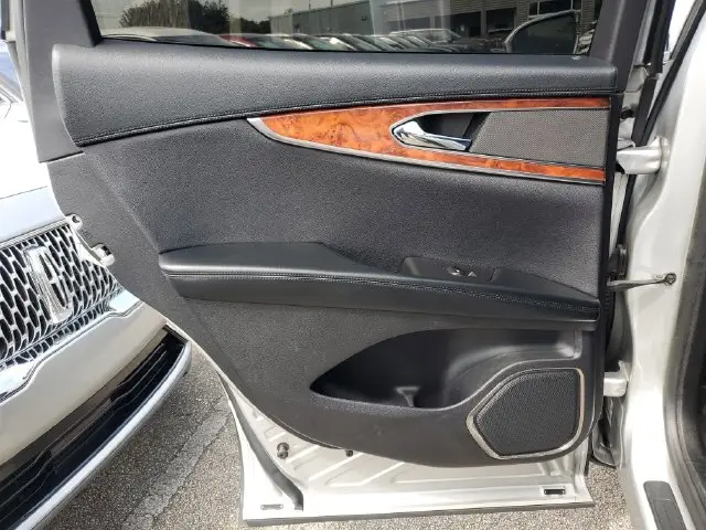 2019 Lincoln Nautilus - $18,590