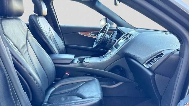 2019 Lincoln Nautilus Select