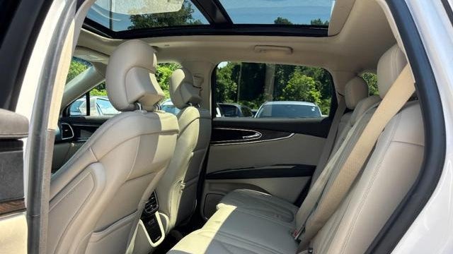 2019 Lincoln Nautilus Select
