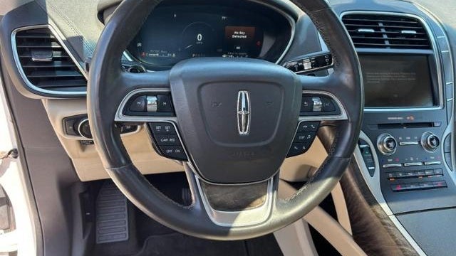 2019 Lincoln Nautilus Select