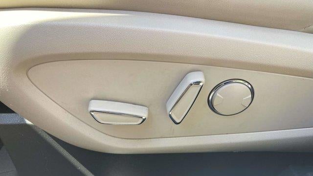 2019 Lincoln Nautilus Select