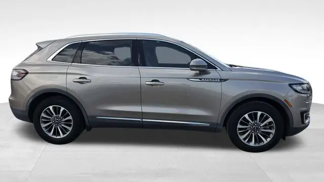 2019 Lincoln Nautilus Select