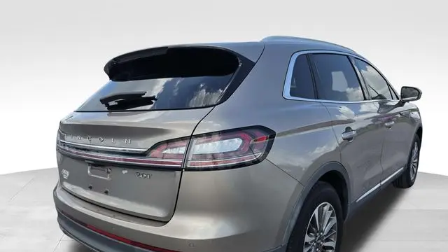 2019 Lincoln Nautilus Select