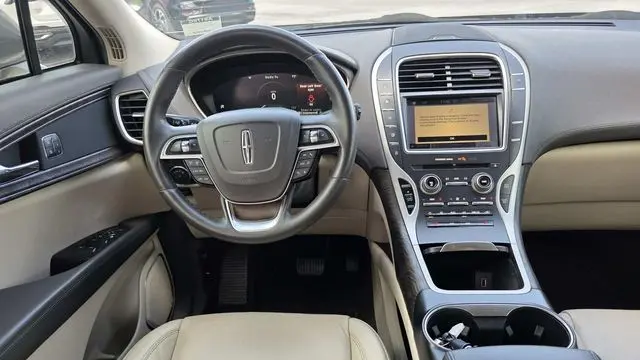 2019 Lincoln Nautilus Select