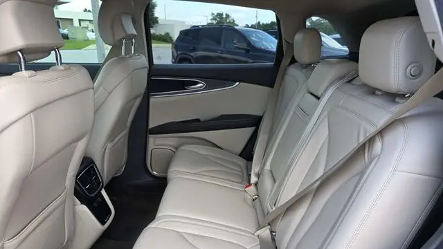 2019 Lincoln Nautilus Select