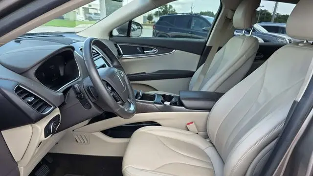 2019 Lincoln Nautilus Select
