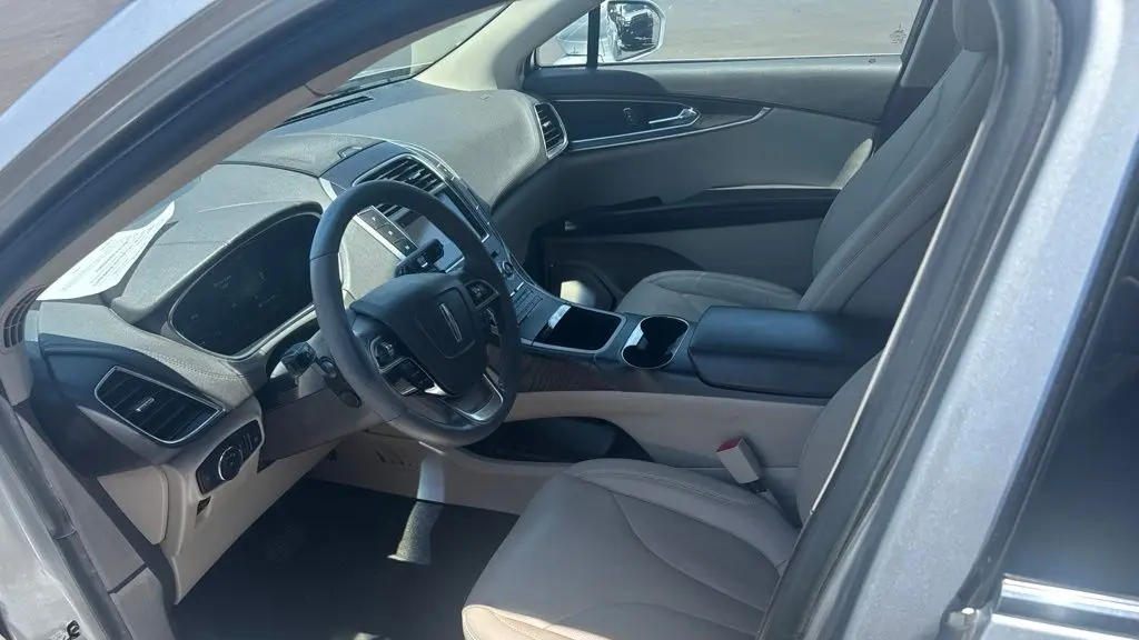 2019 Lincoln Nautilus Select