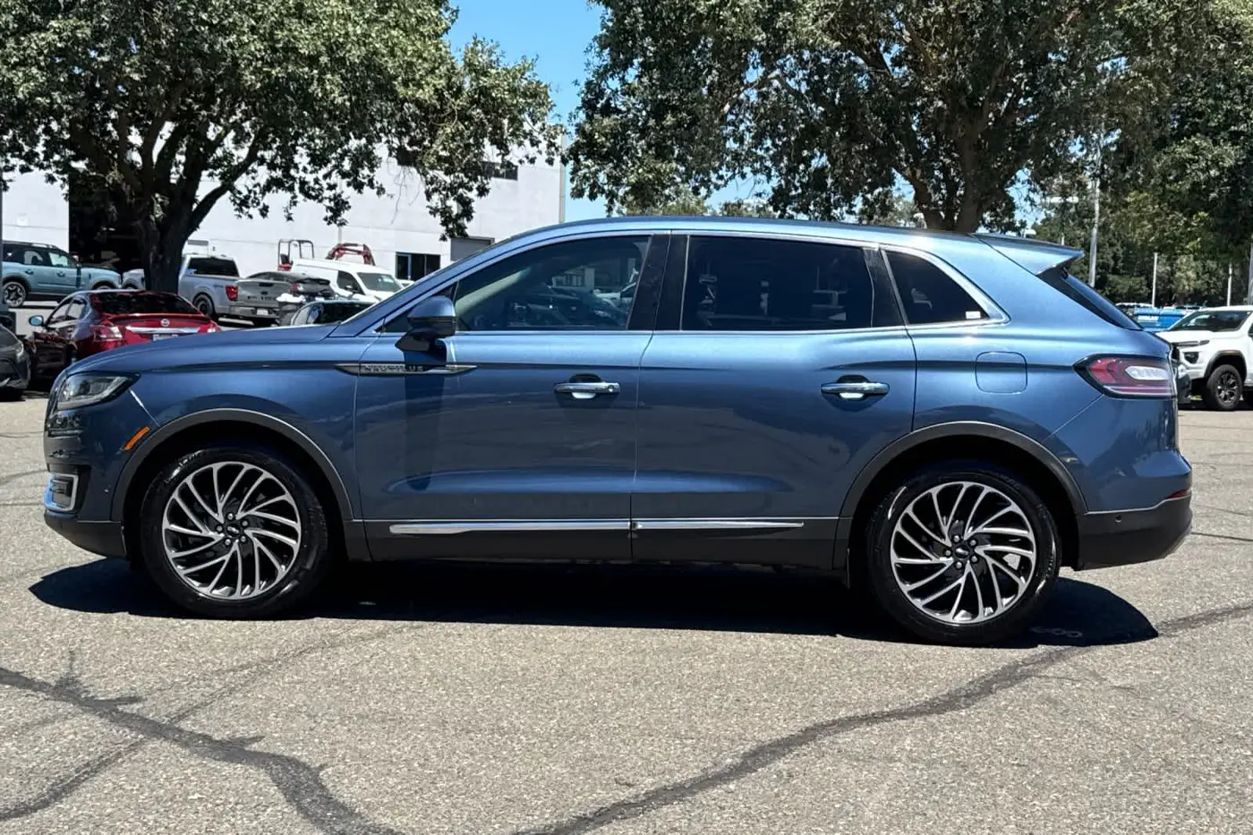 2019 Lincoln Nautilus - $18,616