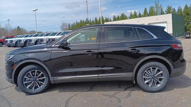 2022 Lincoln Nautilus Standard