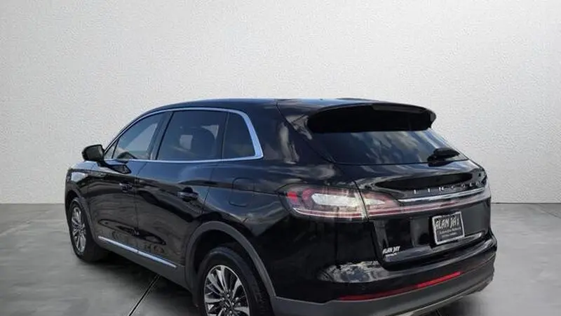 2022 Lincoln Nautilus Standard