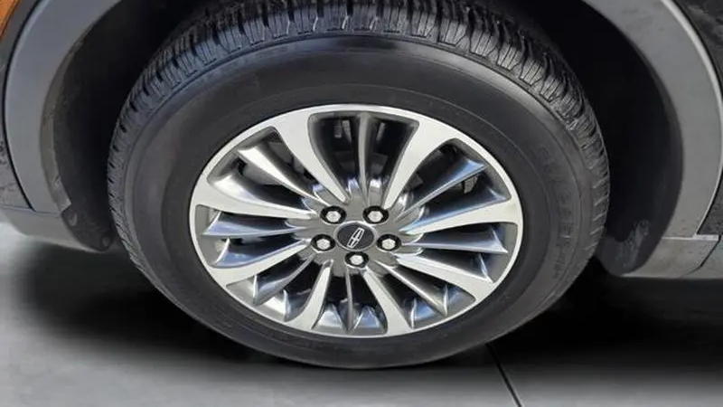2022 Lincoln Nautilus Standard