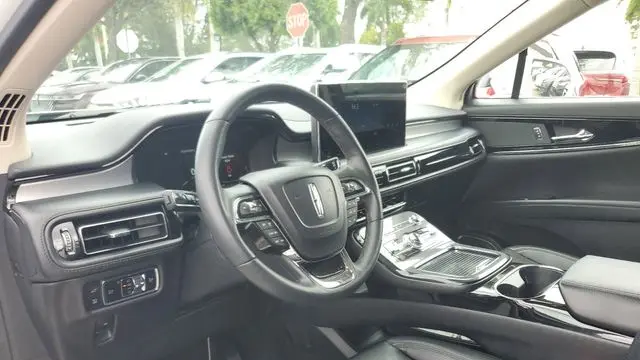 2023 Lincoln Nautilus Standard