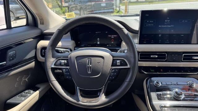 2022 Lincoln Nautilus Standard