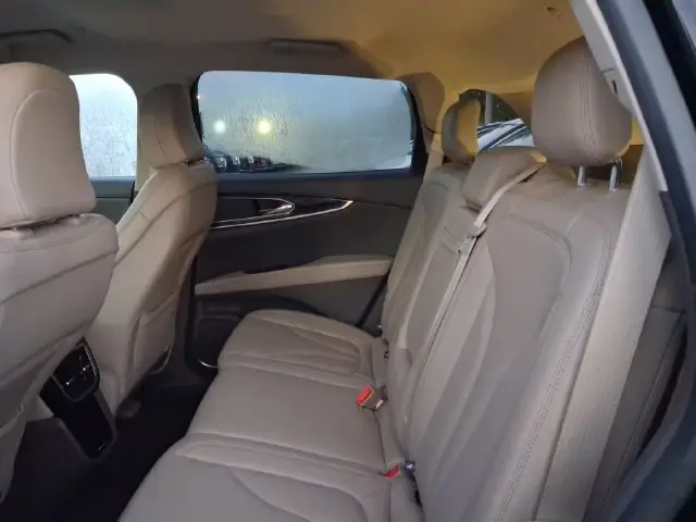 2023 Lincoln Nautilus - $30,990