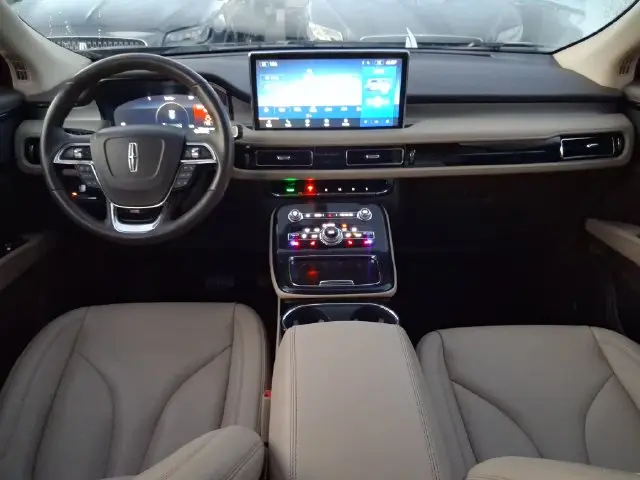 2023 Lincoln Nautilus - $30,990