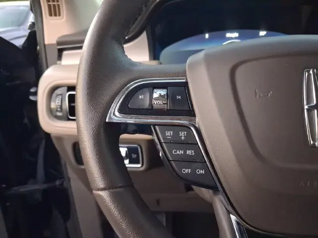 2023 Lincoln Nautilus - $30,990