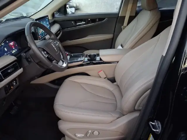 2023 Lincoln Nautilus - $30,990