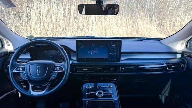 2023 Lincoln Nautilus Standard