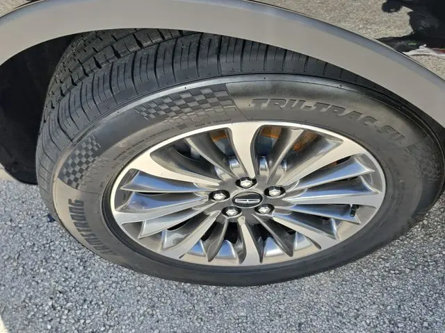 2023 Lincoln Nautilus - $30,990