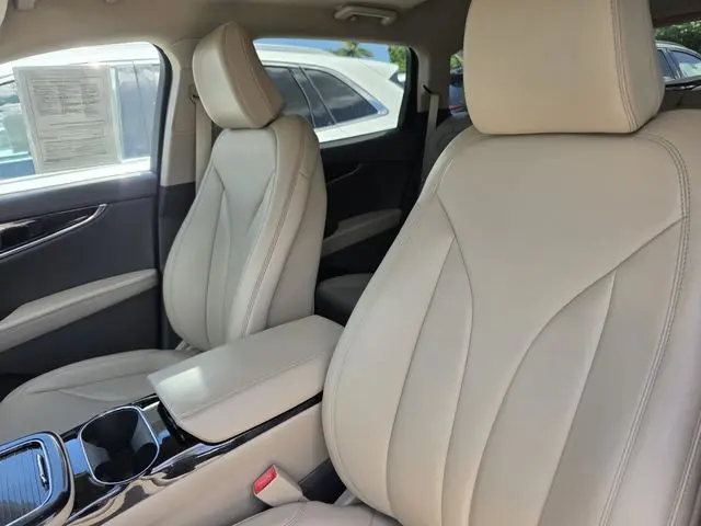 2023 Lincoln Nautilus - $30,990