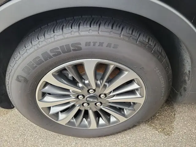2023 Lincoln Nautilus - $30,990