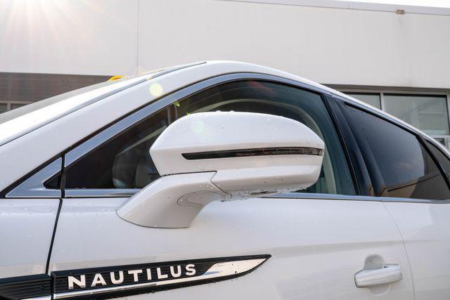 2022 Lincoln Nautilus - $25,998