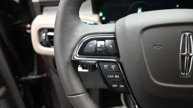 2023 Lincoln Nautilus Standard