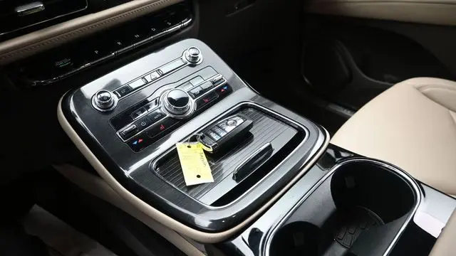2023 Lincoln Nautilus Standard