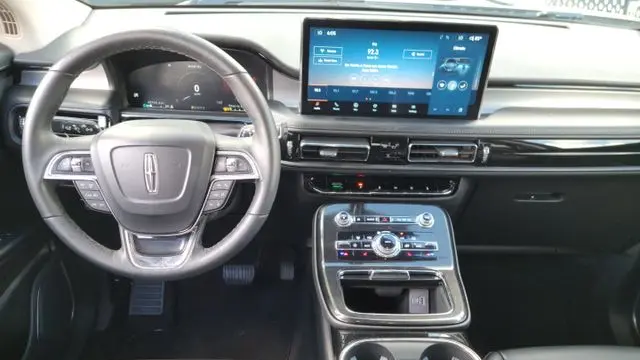 2023 Lincoln Nautilus Standard