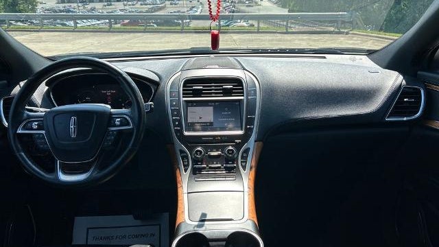 2019 Lincoln Nautilus Select