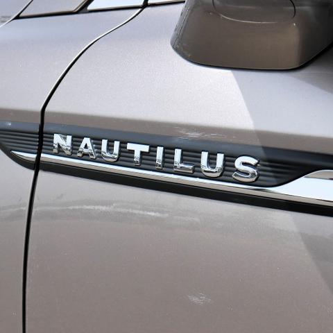 2021 Lincoln Nautilus - $23,999