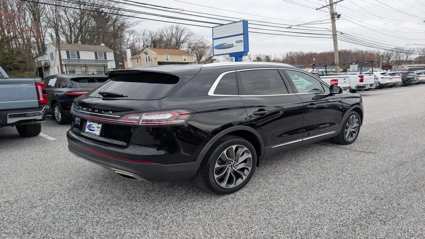 2022 Lincoln Nautilus Reserve
