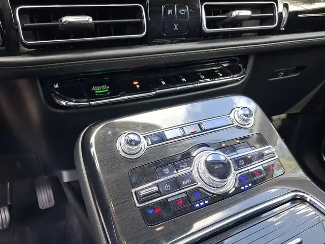2023 Lincoln Nautilus - $35,990