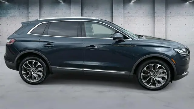 2021 Lincoln Nautilus Reserve
