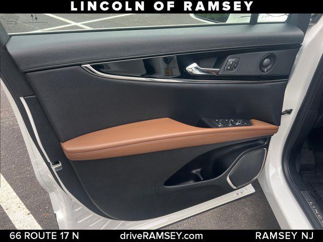 2022 Lincoln Nautilus - $33,595