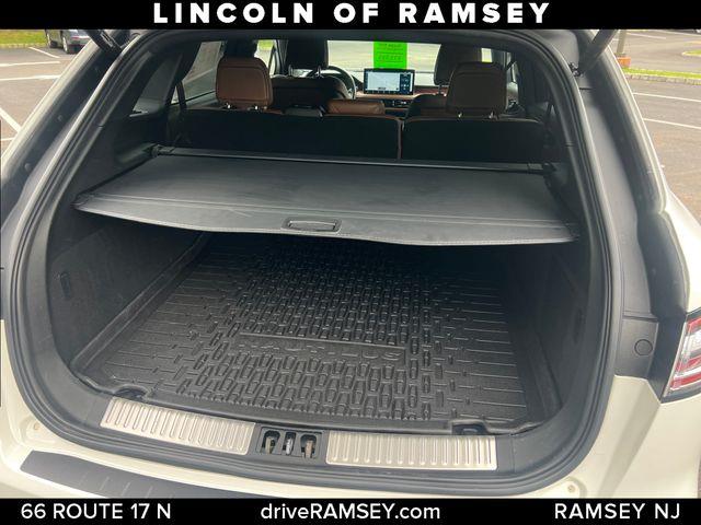 2022 Lincoln Nautilus - $33,595