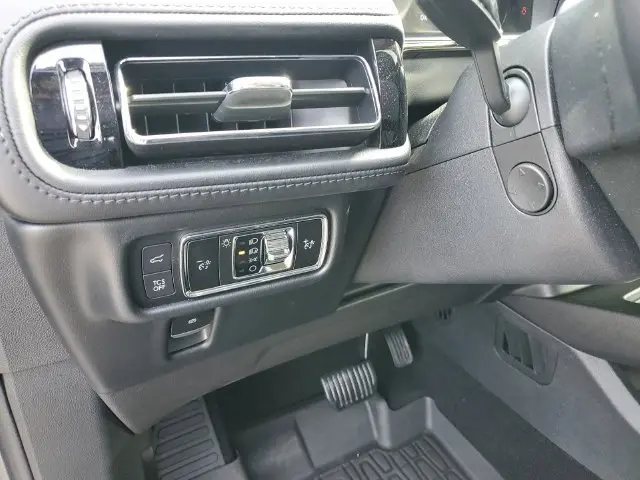 2023 Lincoln Nautilus - $40,990