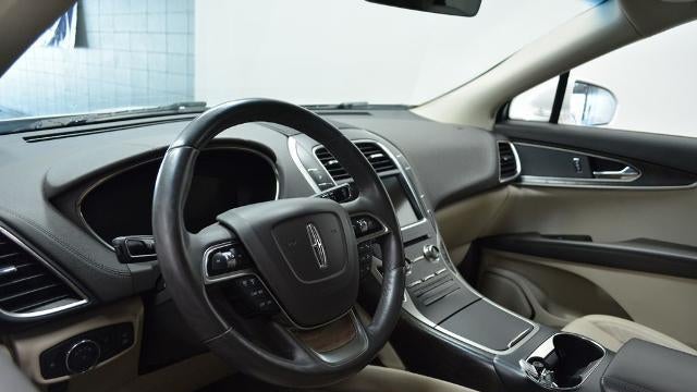 2019 Lincoln Nautilus Select