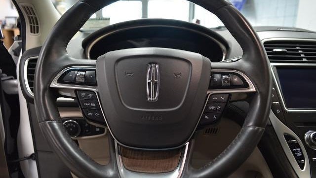 2019 Lincoln Nautilus Select