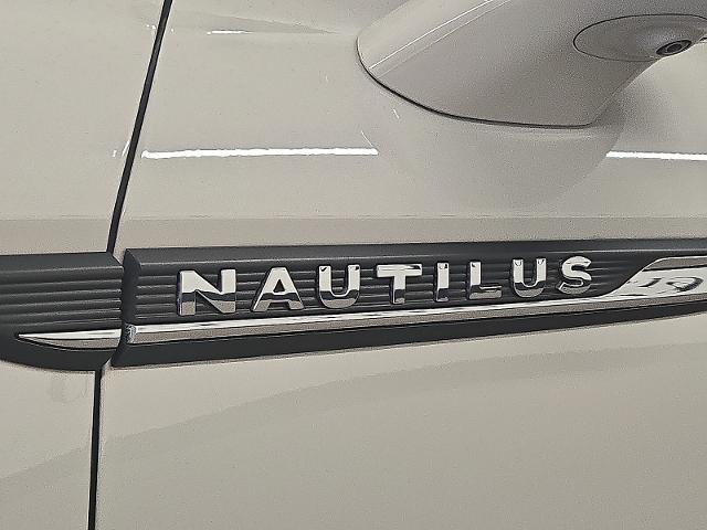 2022 Lincoln Nautilus - $39,999