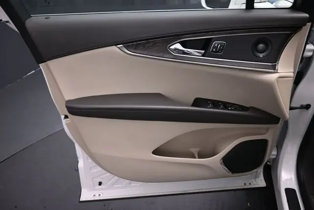 2020 Lincoln Nautilus - $21,873