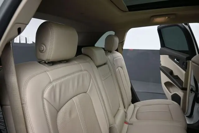 2020 Lincoln Nautilus - $21,873