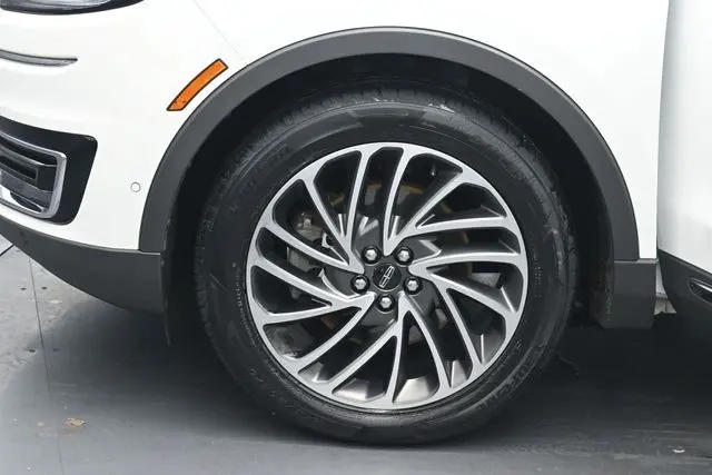 2020 Lincoln Nautilus - $21,873